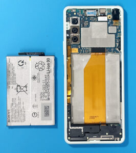 Xperia 10 IIのバッテリー交換