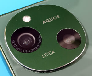 AQUOS R9のカメラレンズ交換
