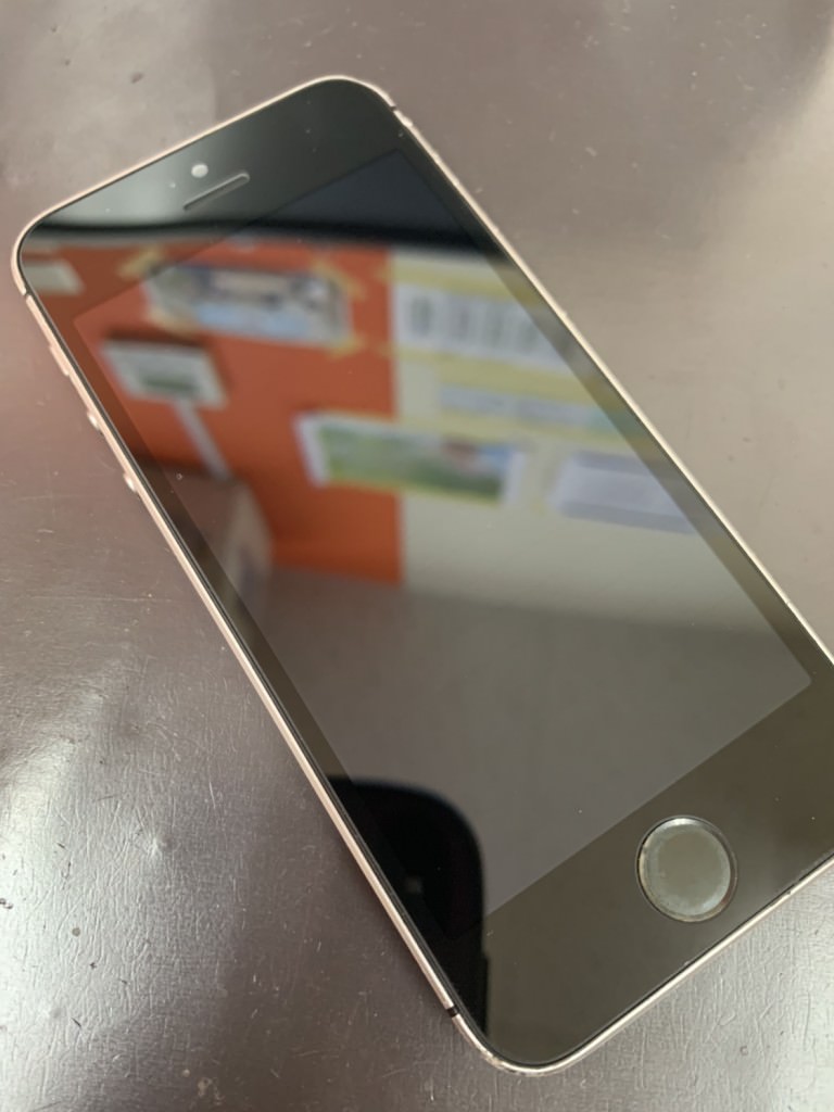 iPhoneSeの画面交換