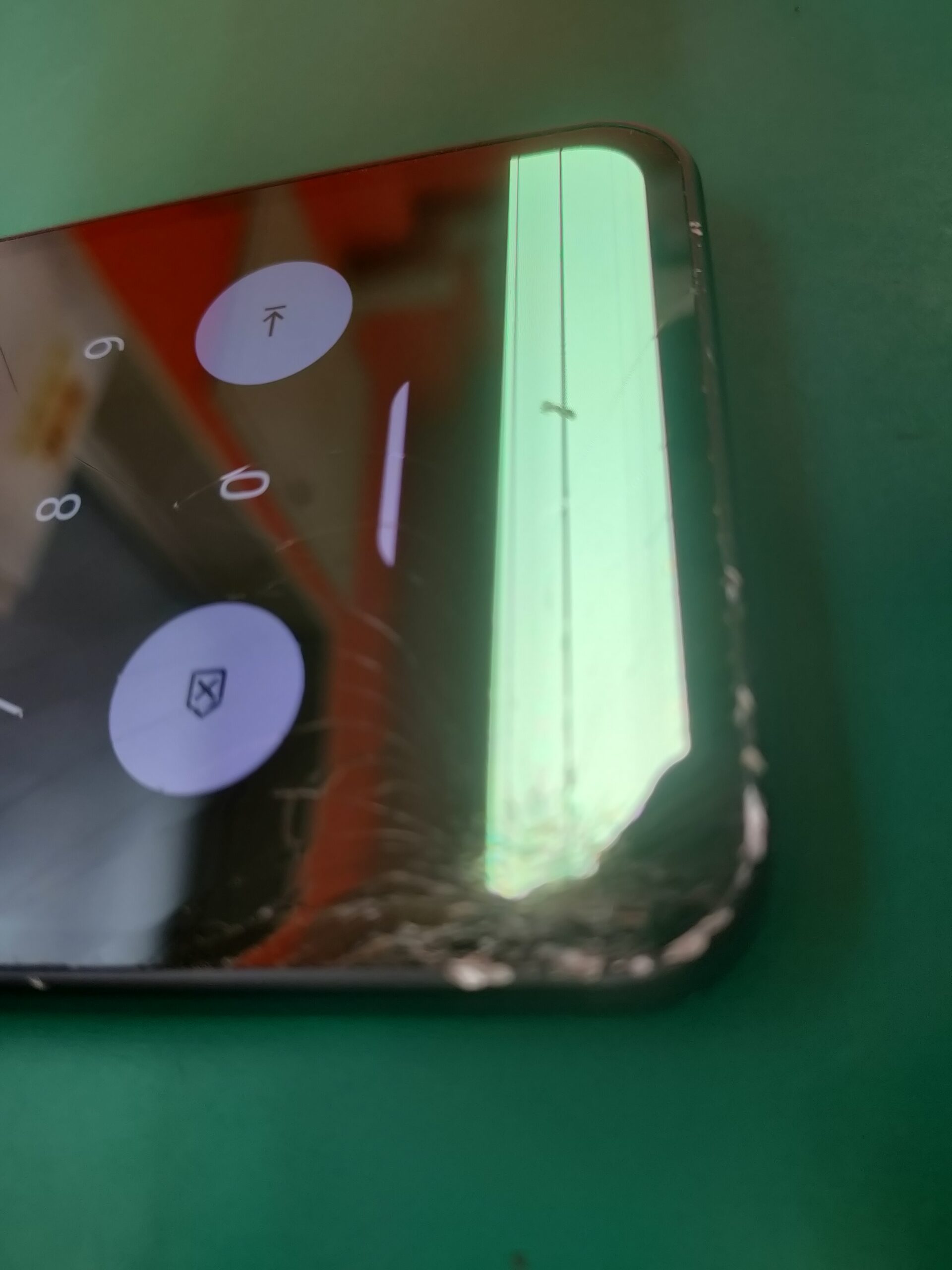 AQUOS sense9の画面割れ・映らない！？その原因と対処法をプロが解説