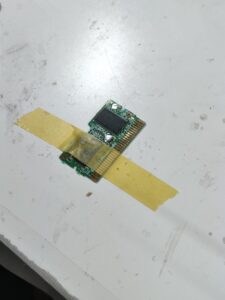 はんだ作業中