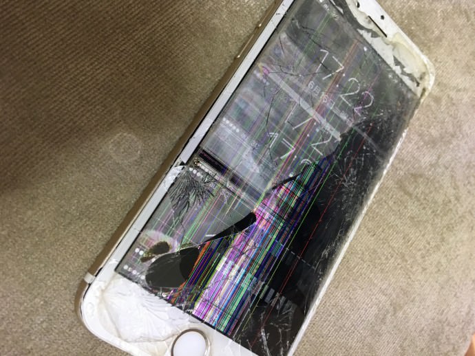 iPhone６、画面大破