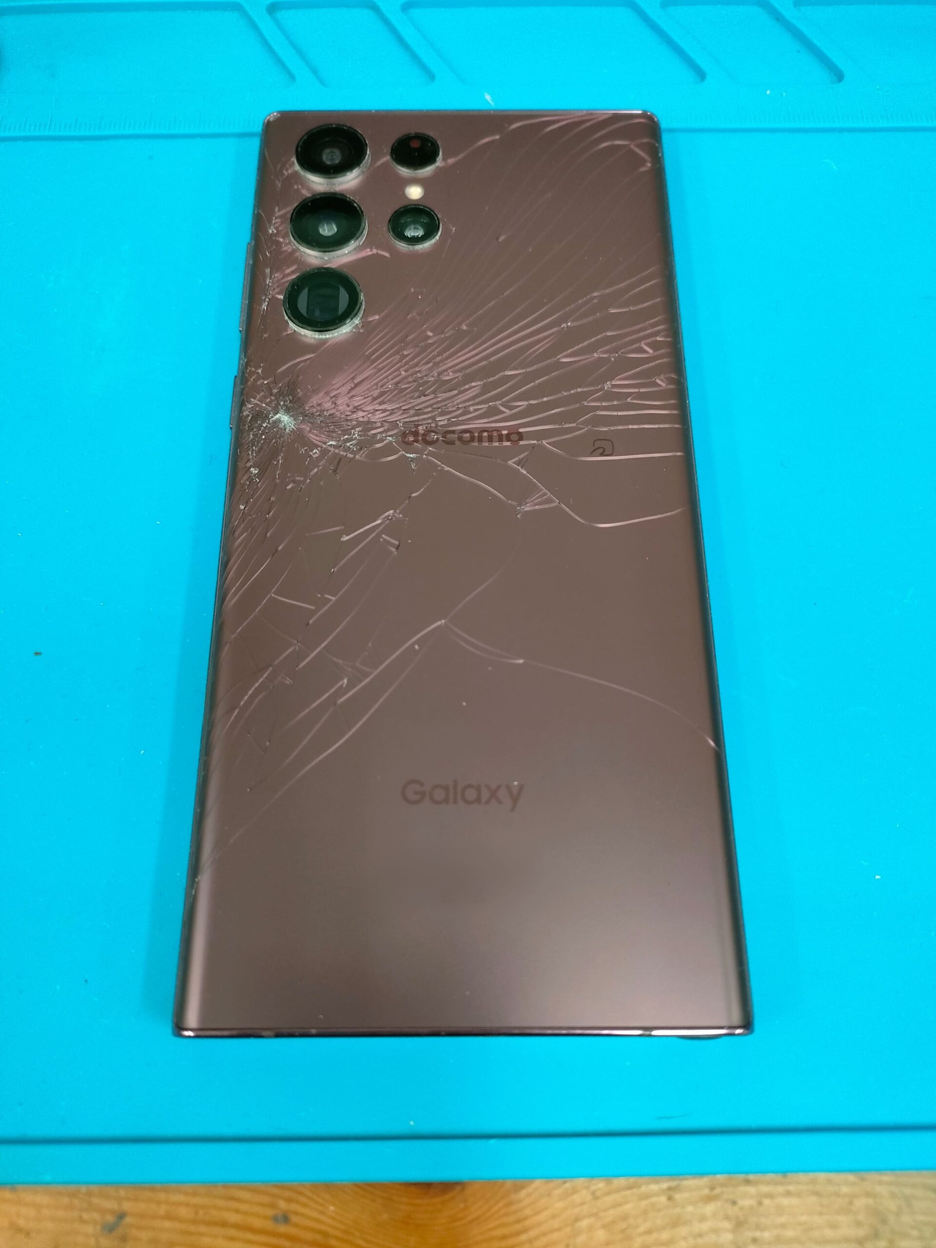 Galaxy S22 Ultra docomo 本体 背面割れ難アリ Galaxy S22 Ultra docomo 本体 背面割れ難アリ