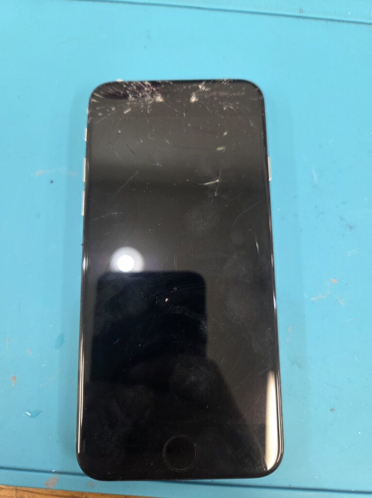 修理前iPhoneSE2