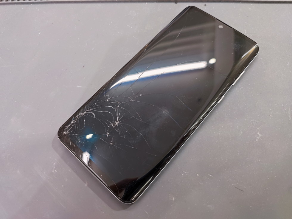 画面交換修理】AQUOS zero2のデータもそのまま修理可能です
