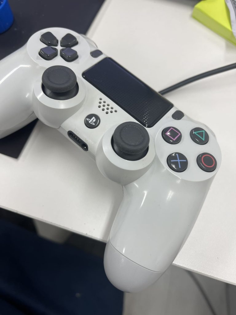 PS4　コントローラー