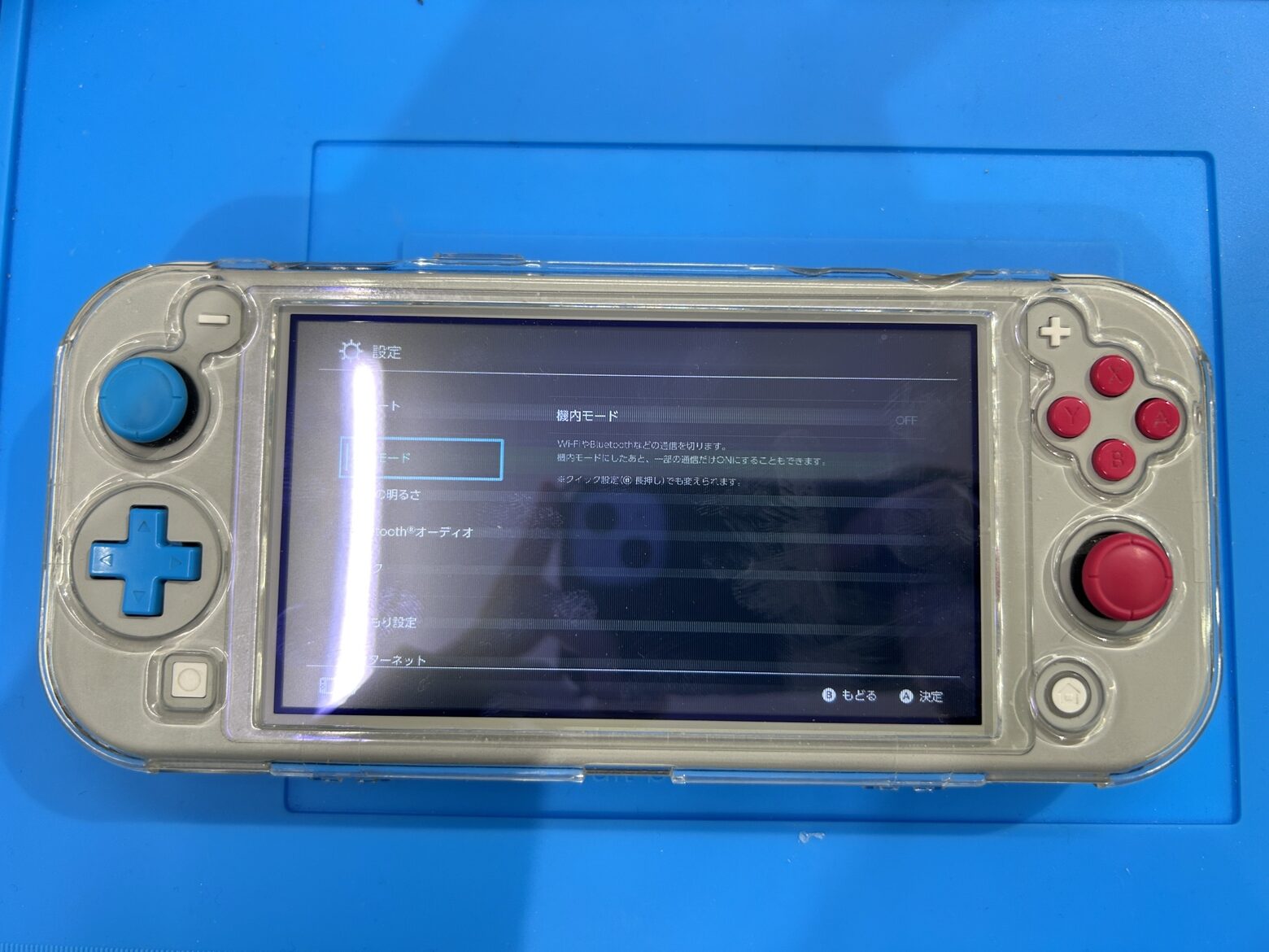 Switchの画面に横線が入ってしまった！？ | スマホスピタル 新宿店の