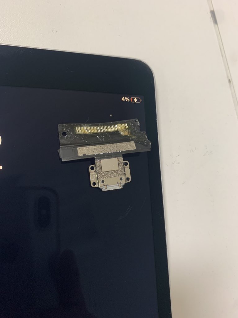 iPad充電口　修理後