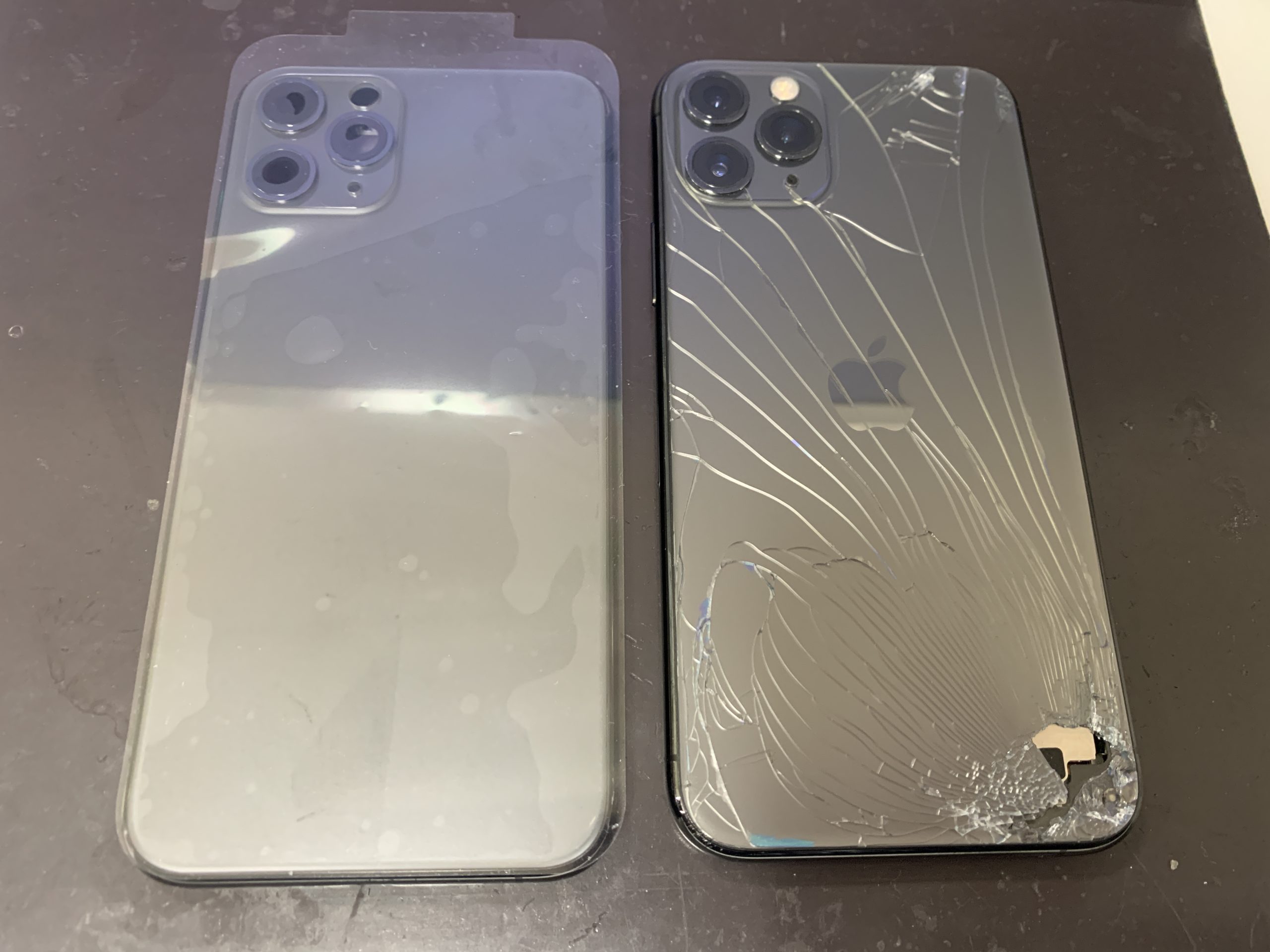 爆買い通販iPhone11 本体　ホワイト　液晶下部分/背面割れ スマートフォン本体
