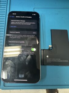 iPhone13Pro バッテリー交換 本牧