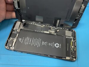 iPhone8Plus 電池交換　関内