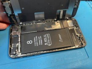 iPhone8 電池交換　関内