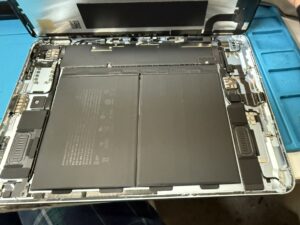 iPadAirM2 11インチ　分解　関内