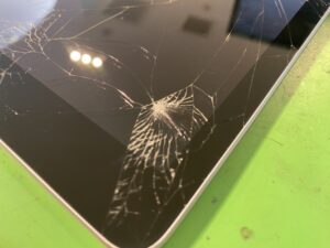 iPad (第6世代) ガラス割れ