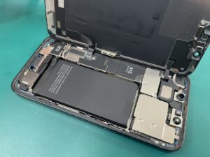 iPhone バッテリー交換 関内