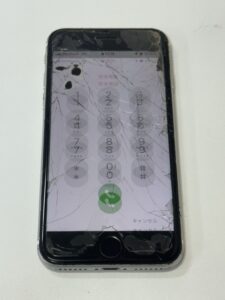 iPhoneSE2画面破損