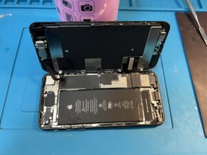 iPhoneSE(第2世代)分解時