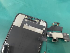 iPhone11 ガラス割れ修理　関内