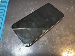 電池消耗が激しいiPhone 14 Proをスマホスピタル横浜関内店で受付