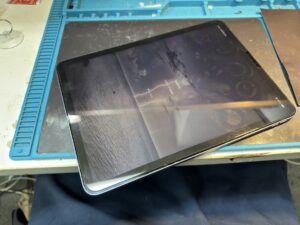 電池消耗が激しいiPad Air 4をスマホスピタル横浜関内店で受付