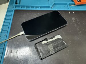 バッテリー交換を終え最大容量100%に復活したiPhone14の画面