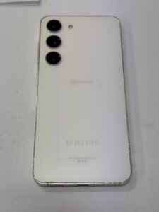 2年以上の使用でバッテリーが劣化しているGalaxy S23の修理前写真