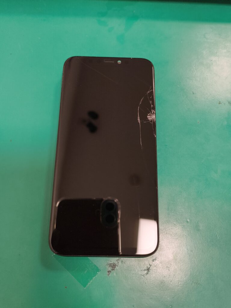 iPhone11Pro パネル交換