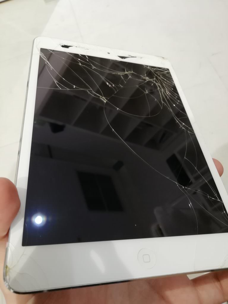 iPad ガラス交換修理 相模原古淵１