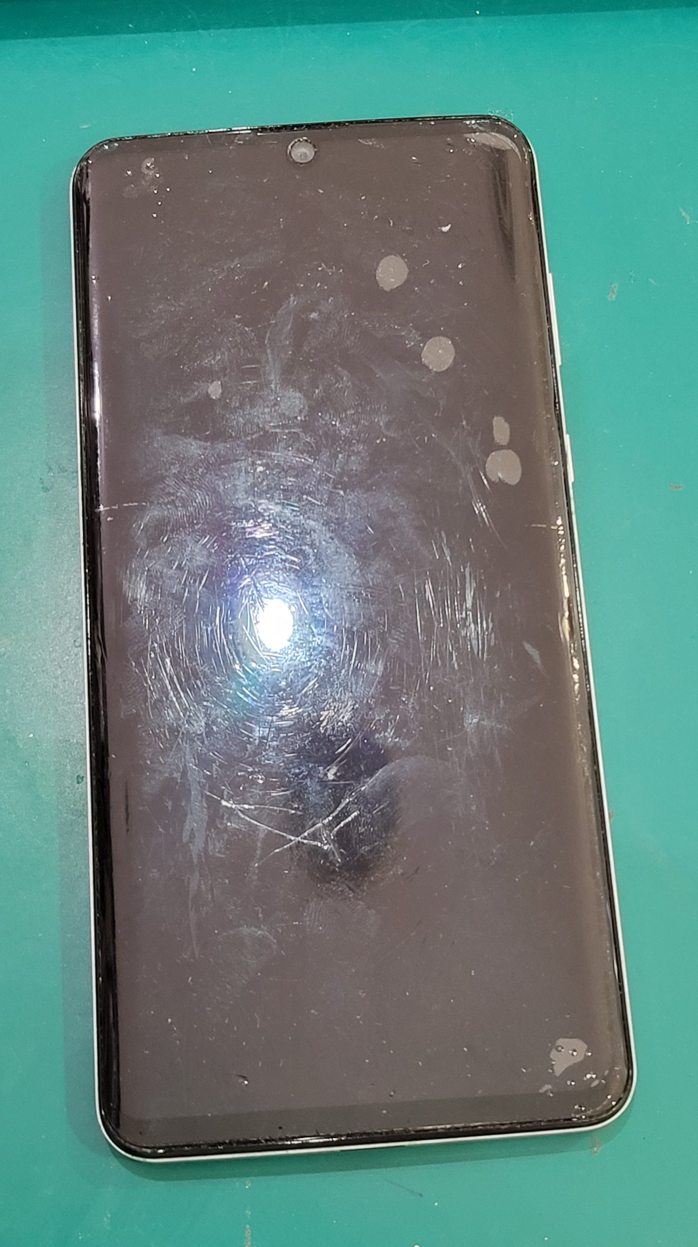 AQUOS zero2】液晶不良も修理可能です！【データそのまま