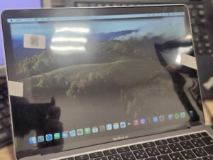 MacBook Air M1 修理後 画面交換完了