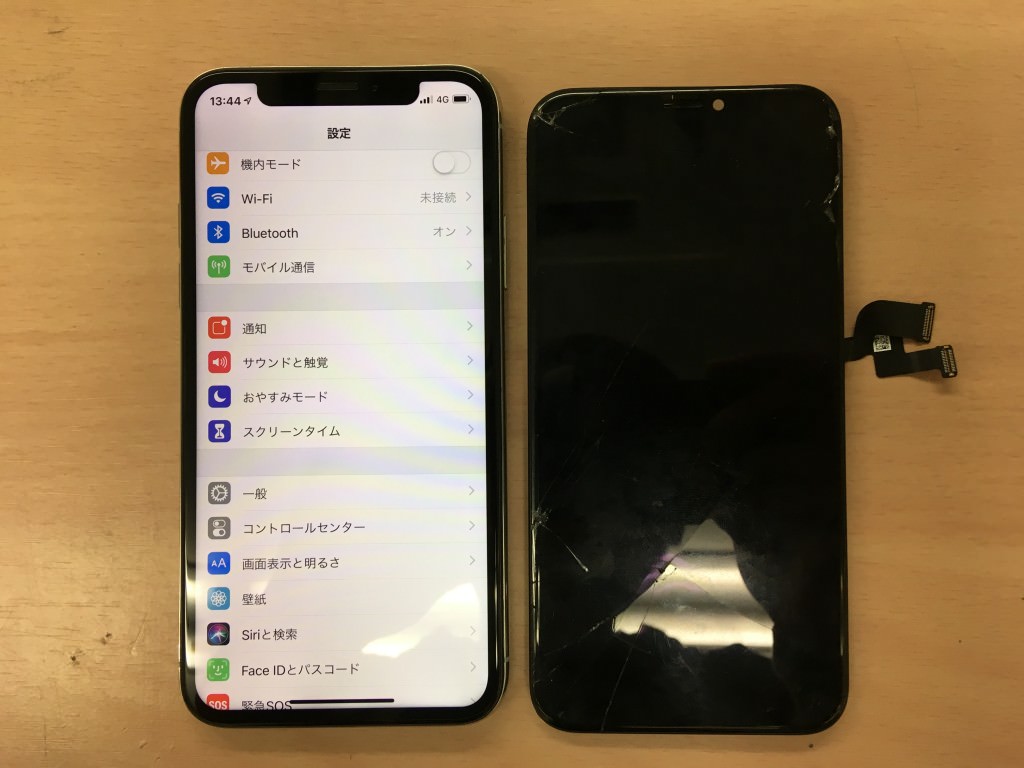 iPhoneX画面割れ