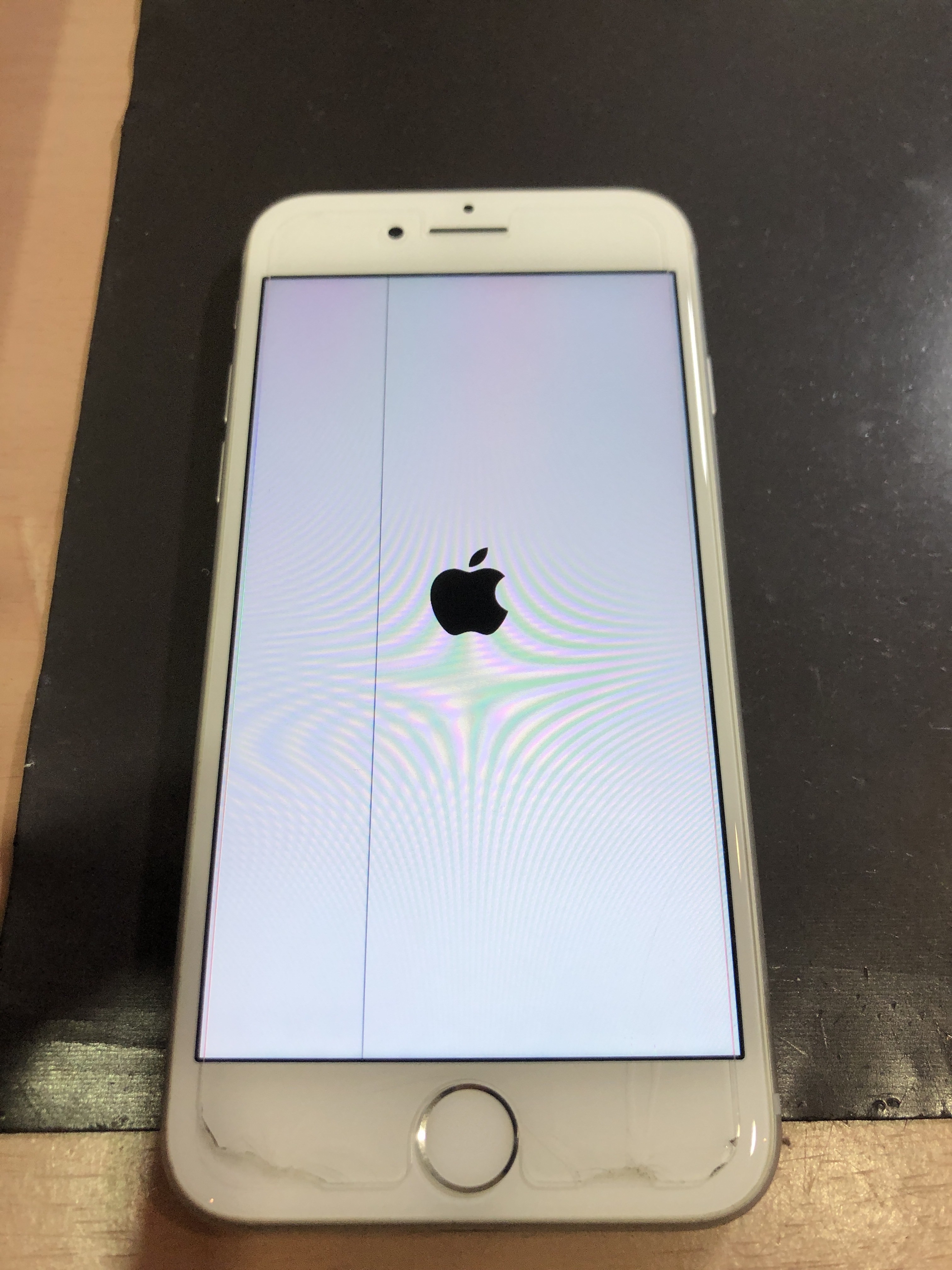 液晶に黒い線が入ってしまったiphone6sの画面交換もデータそのまま即日でお返しです スマホスピタル名古屋駅前