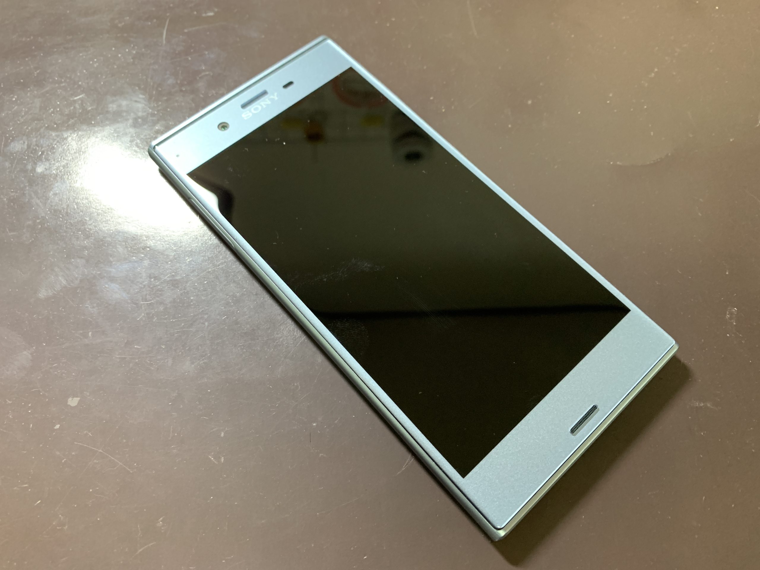 Xperia Xzs バッテリー膨張の症状で電池交換をご依頼いただきました スマホスピタル名古屋駅前