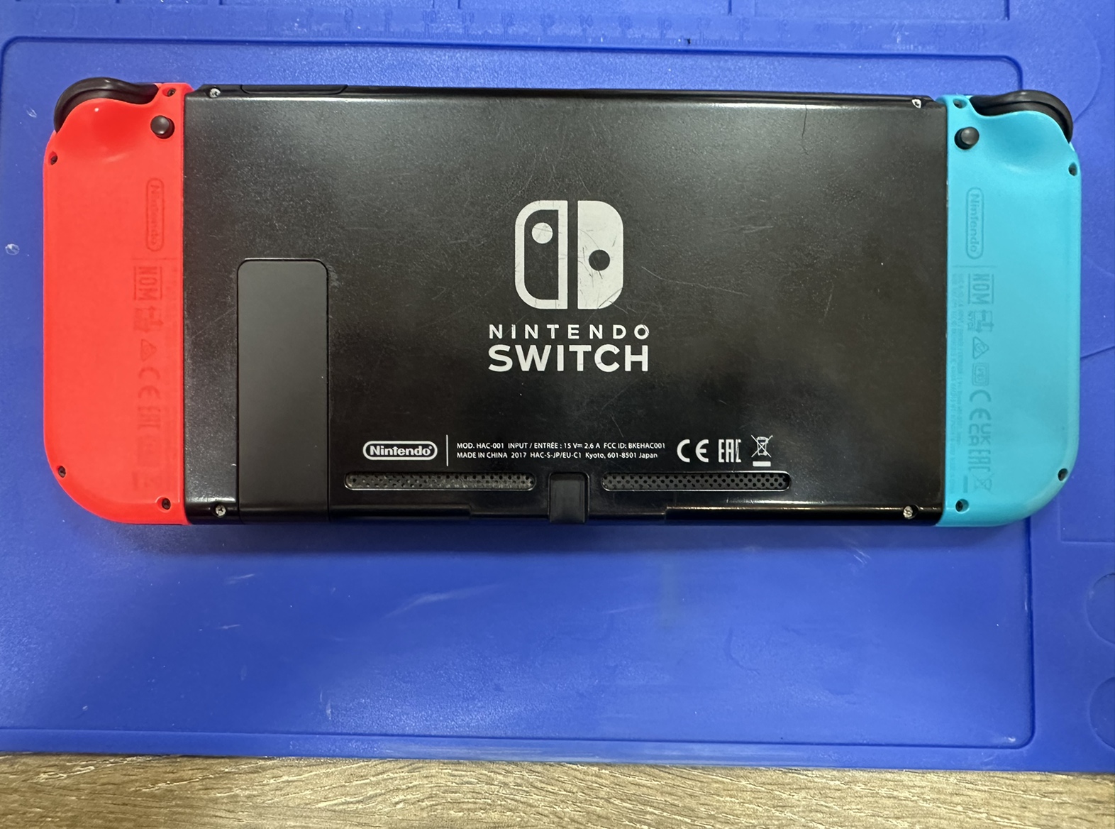 バッテリー交換、内部クリーニングで改善！】Switchが突然電源が落ちて