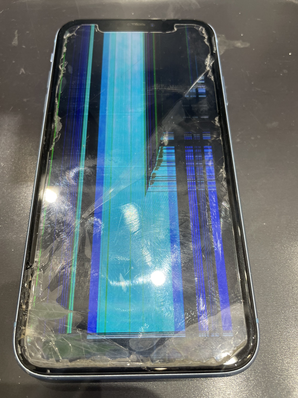 【iPhone XR】 画面交換修理、即日可能 | スマホスピタルイオンタウン茨木太田