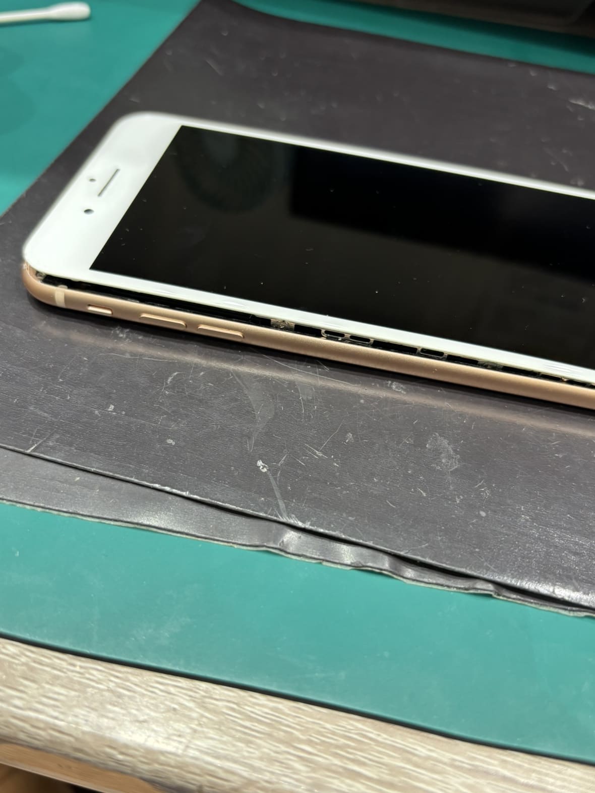 iPhone 8 Plus 64GB バッテリー85％ 画面割れあり ジャンク扱い