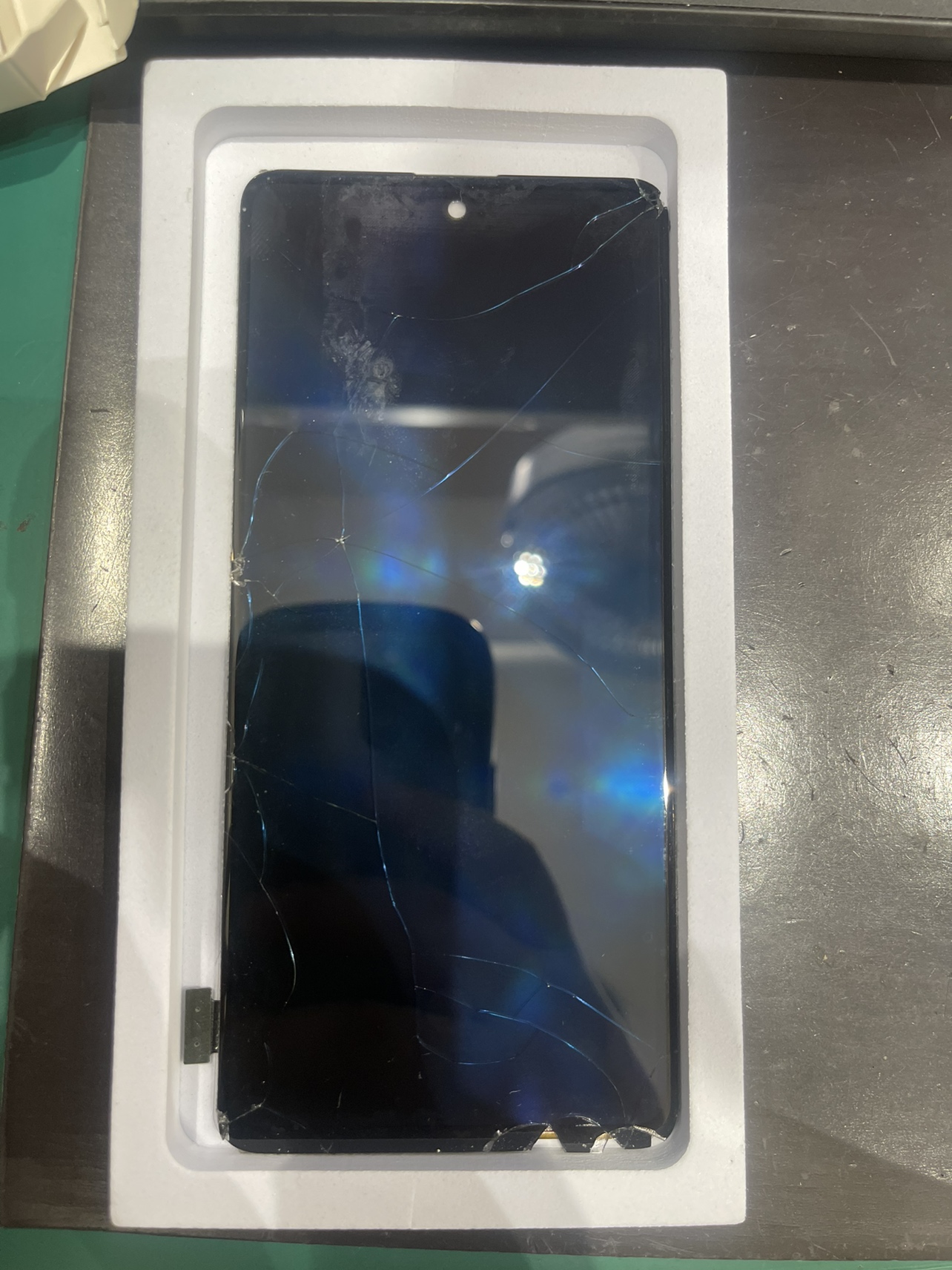 茨木市】Galaxy A51 画面割れ・液晶映らない…！データそのままで即日