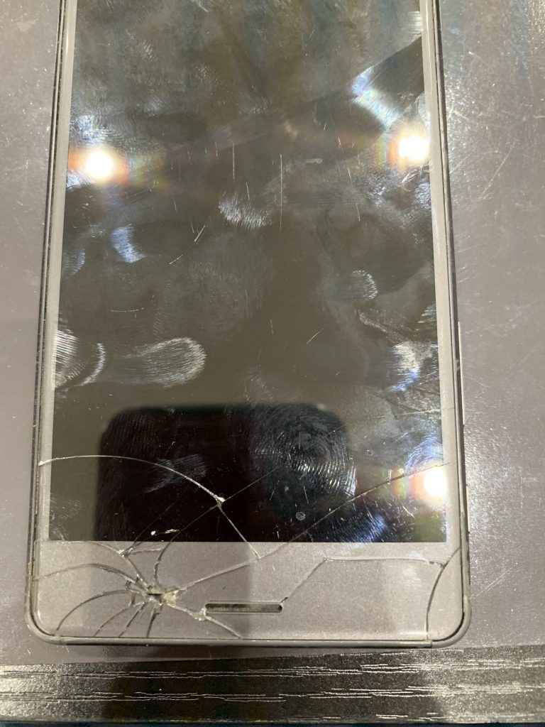 Xperia X Performance 画面割れ ガラス交換