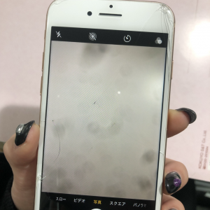 iPhone8　カメラ　黒いシミ