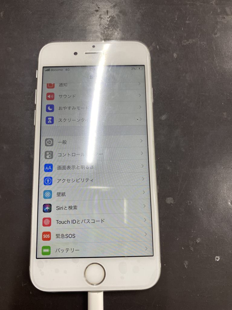 iPhone　画面割れ