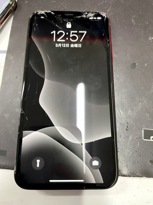 iPhone11　画面割れ　タッチ切れ