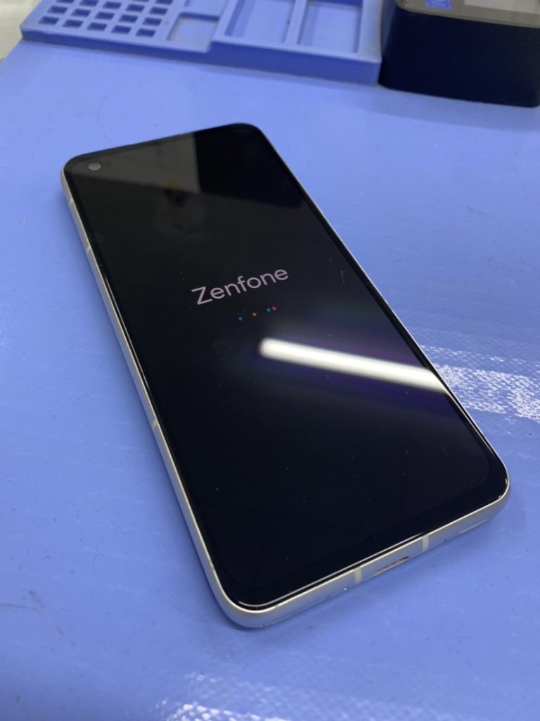 クーポン利用で半額 ZenFone8 本体 背面ヒビ割れ ギズ有り