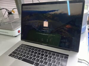 MacBookPro15inch2018　了3