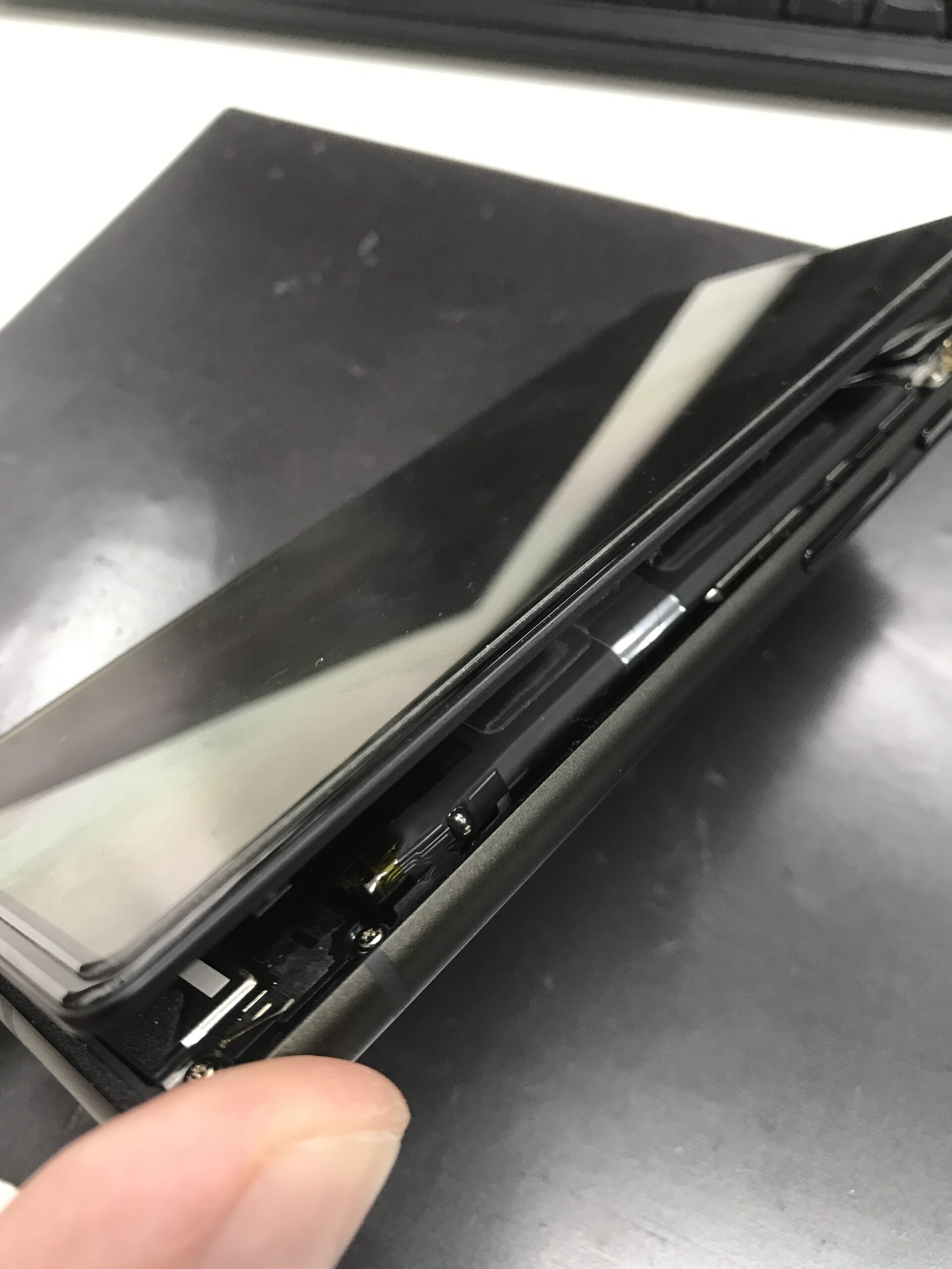 pixel6 ヒビ、画面浮きあり Pixel6】画面が突然浮き上がってきた…この画面浮き原因はバッテリーの