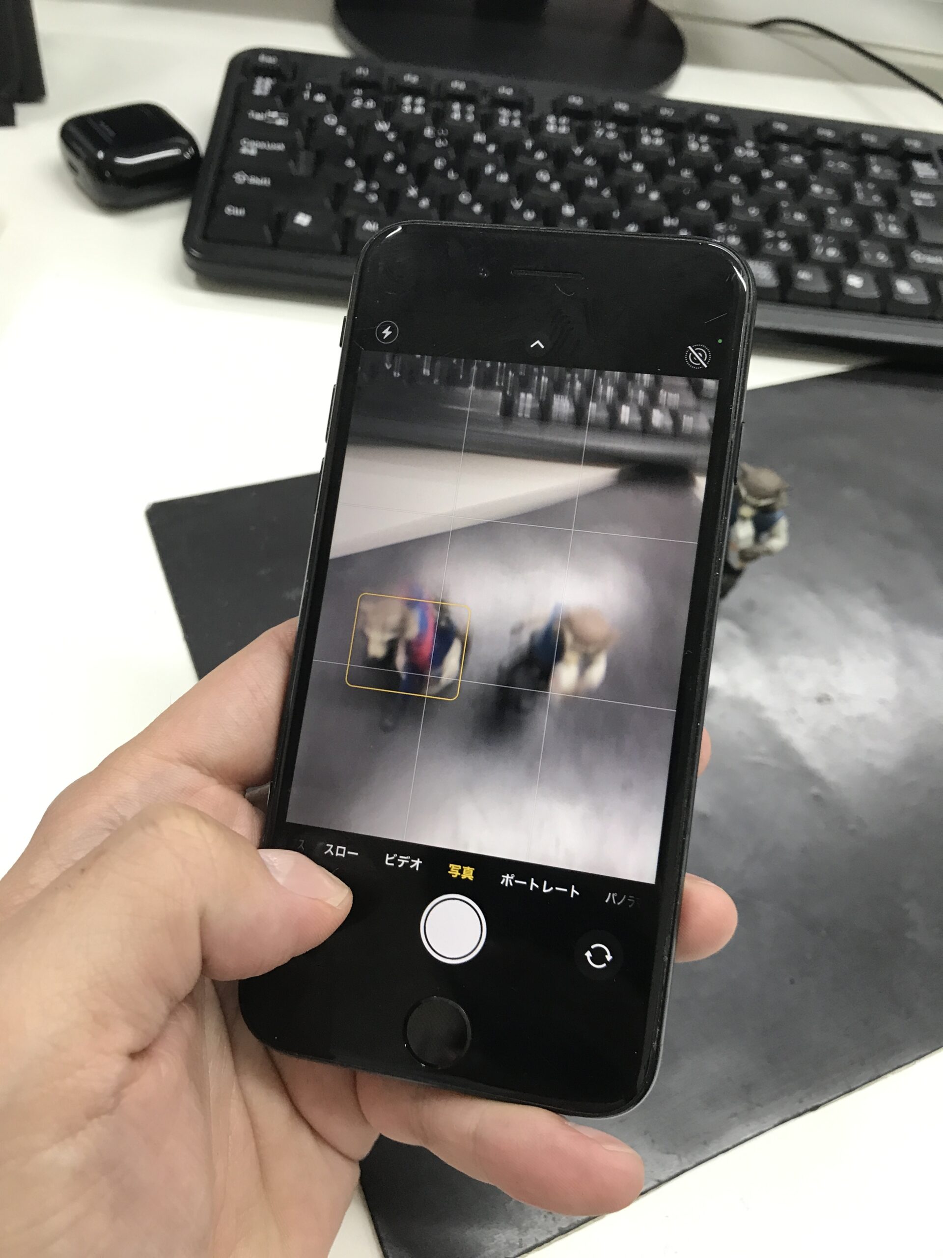 iPhoneSE2】バックカメラを起動したら被写体がぶれてしまう…カメラの