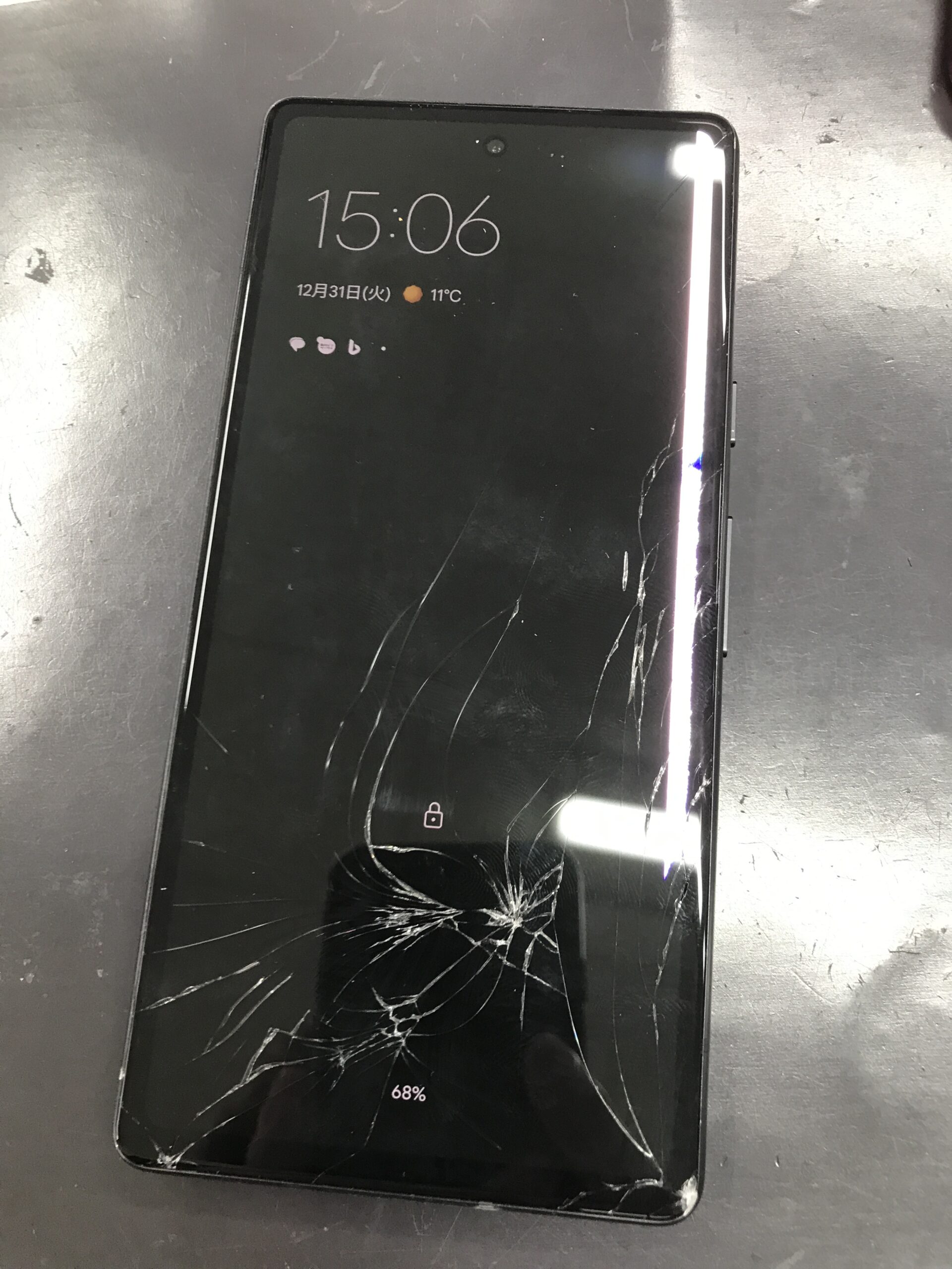 Pixel7a】落としてしまい画面に白い線が出てしまった…即日修理で画面