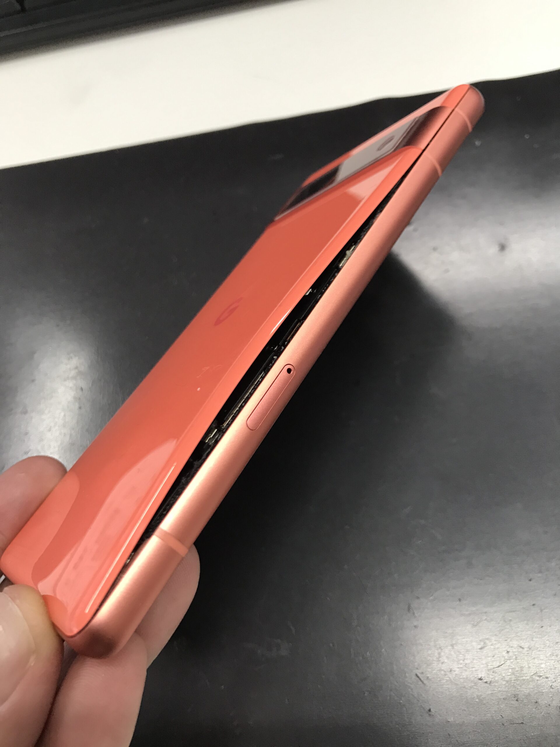 Pixel7a】ある日気が付いたら背面が浮き上がってきた…その原因は