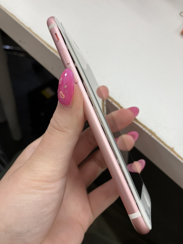 iPhone7】バッテリーが膨張…30分あればバッテリー交換可能ですよ