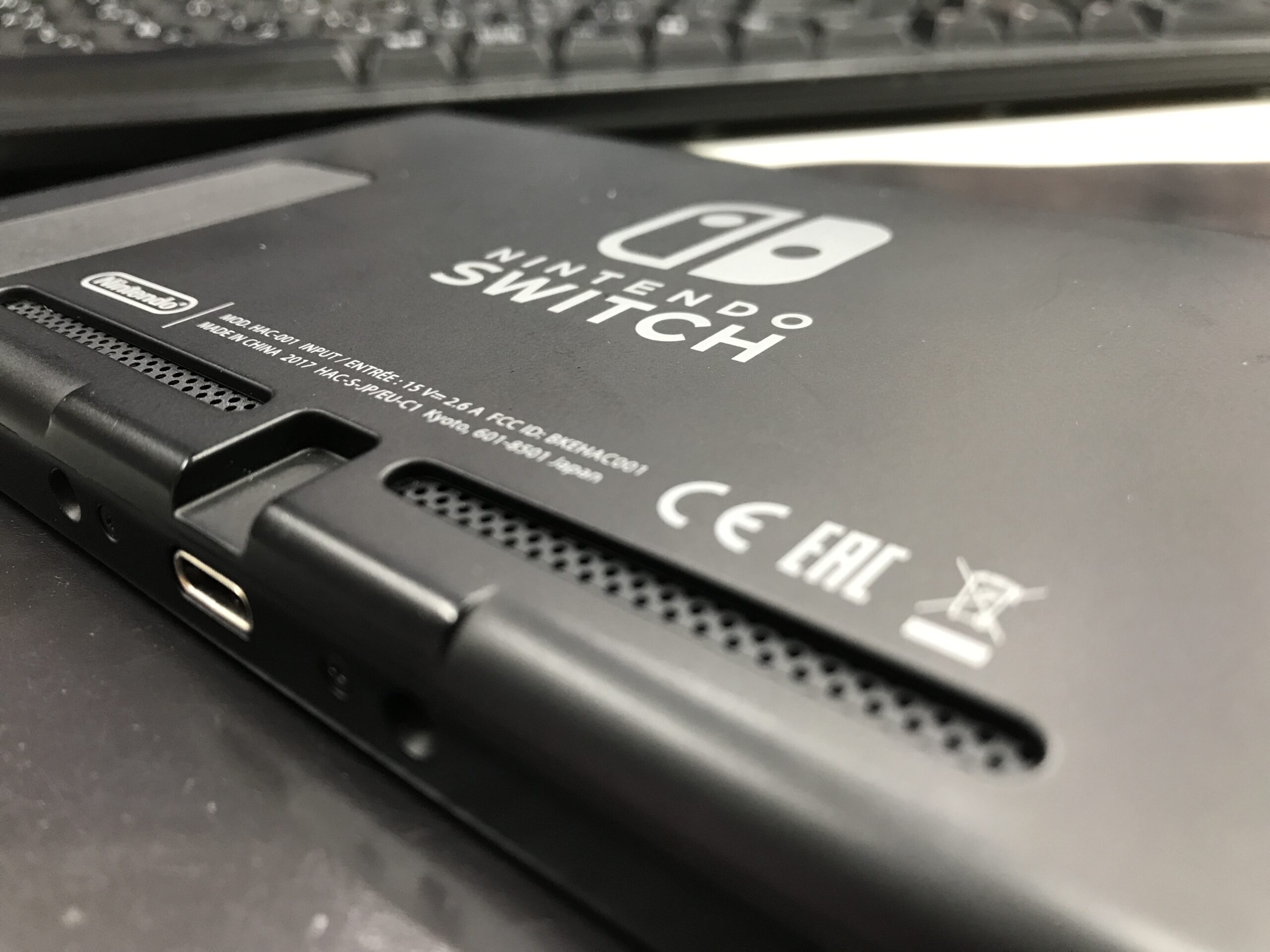 Nintendo Switch（バッテリー膨張、欠品あり） Nintendo Switch 膨張し過ぎたバッテリー。大変危険なので早急に