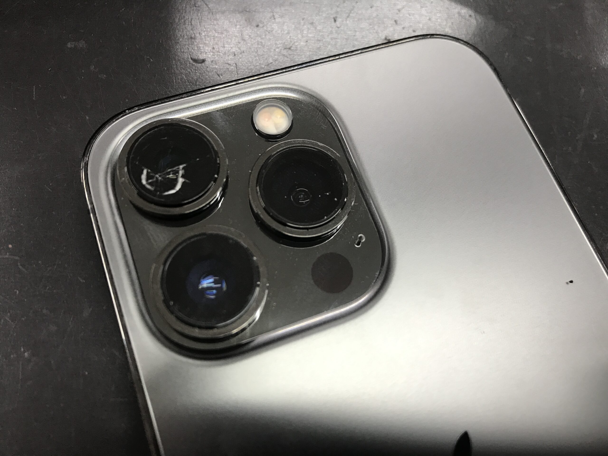 iPhone13pro 本体　画面割れあり iPhone13ProMAX 画面交換を承りました！ | iPhone修理アイサポ